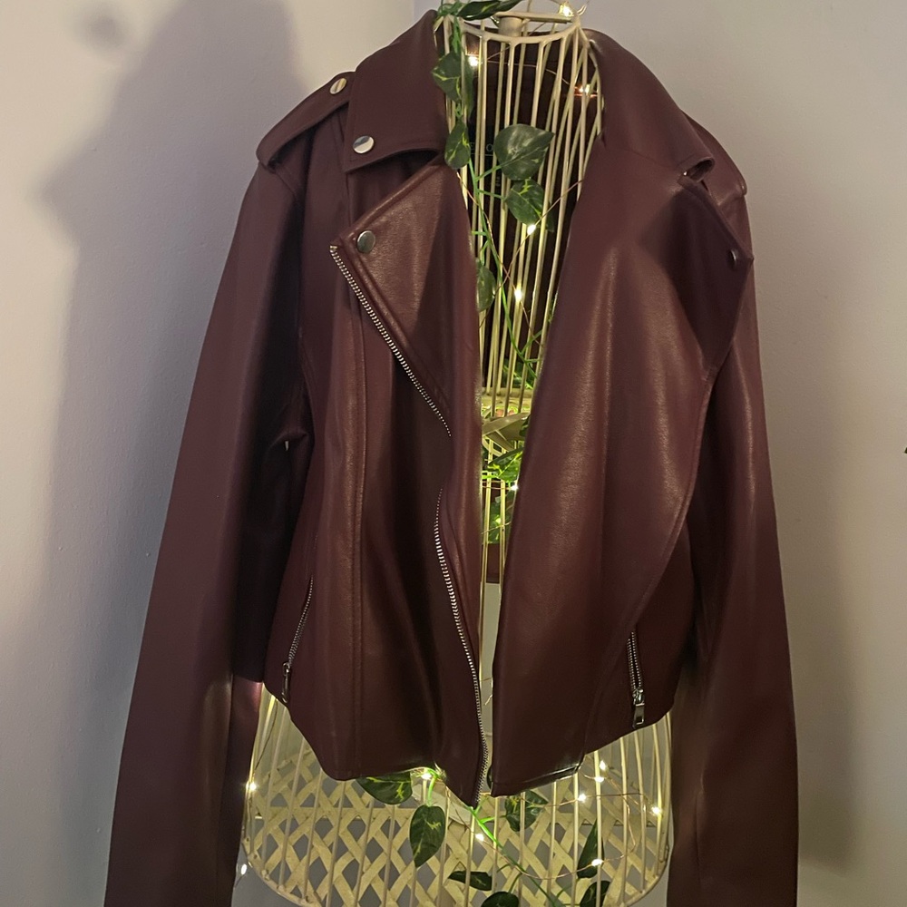 Eloquii Burgundy Cropped Motorcycle Jacket Size 14/16 Asymmetric Zip